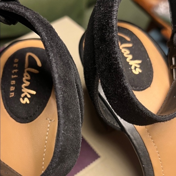 Womens Clarks Artisan Ralene Black Suede Ankle Strap Block Heel Sandals Size 7.5 - Picture 11 of 11